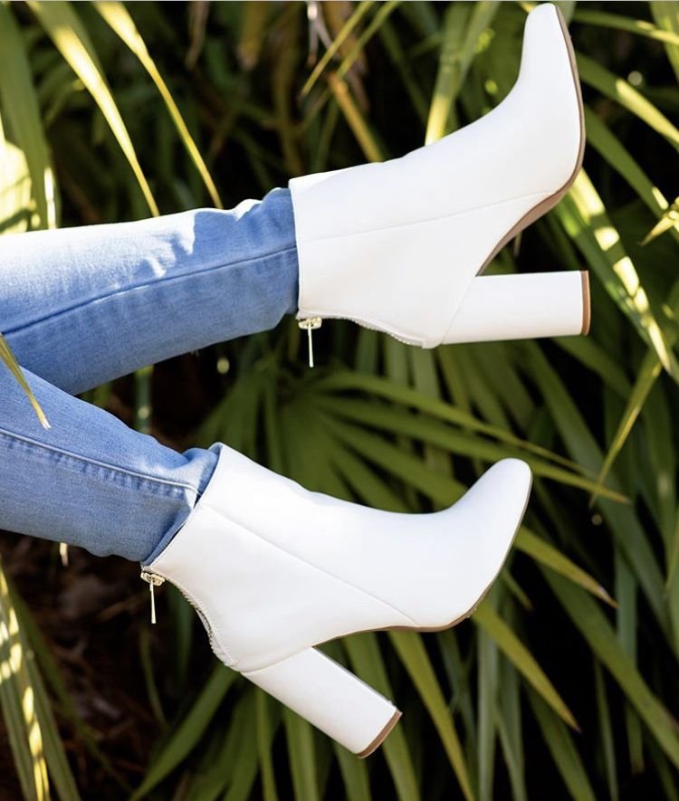Ladies! Here's How to Wear Your Boots This Rainy Season