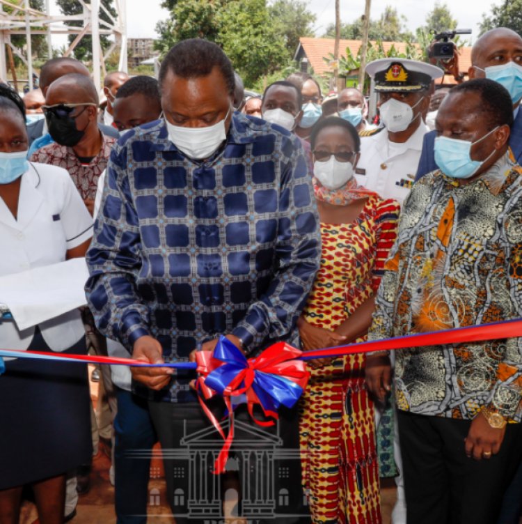 President Kenyatta Officially Opens Muthua Health Centre {Photos}