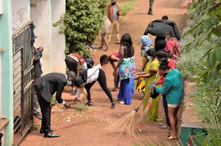 57 Nairobi Residents Clean Up Streets As Punishment