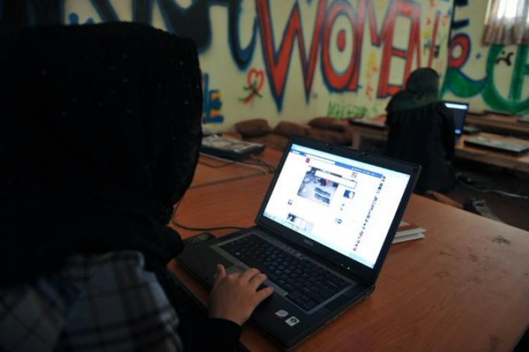Afghan influencers go dark on social media as Taliban return