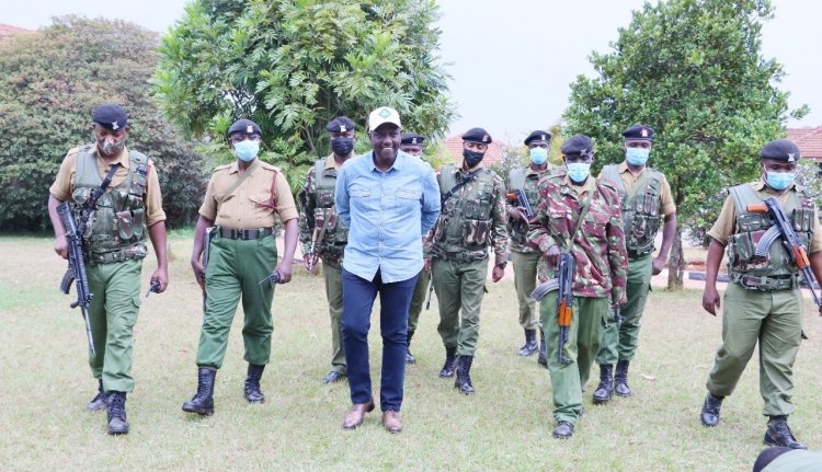 PHOTOS: Ruto Welcomes New Security Team With a Cup of Tea