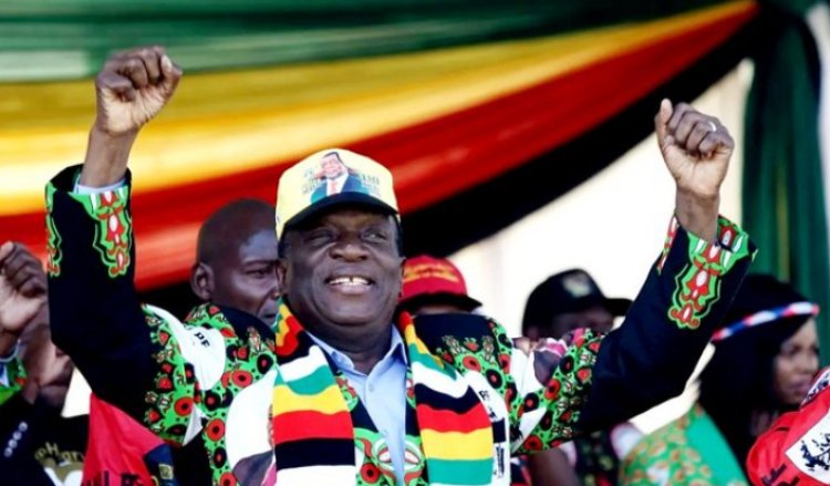 Zimbabwean President Emmerson Hands Office to DP as he Begins Annual Leave