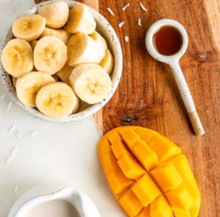 A Simple Mango-Banana Breakfast Smoothie Recipes