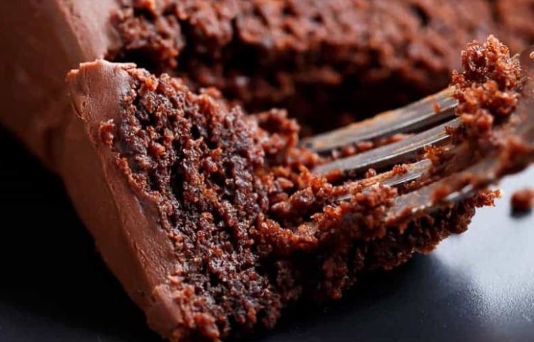 How To Bake The Best Fudgy Cake Covered In Chocolate Ganache