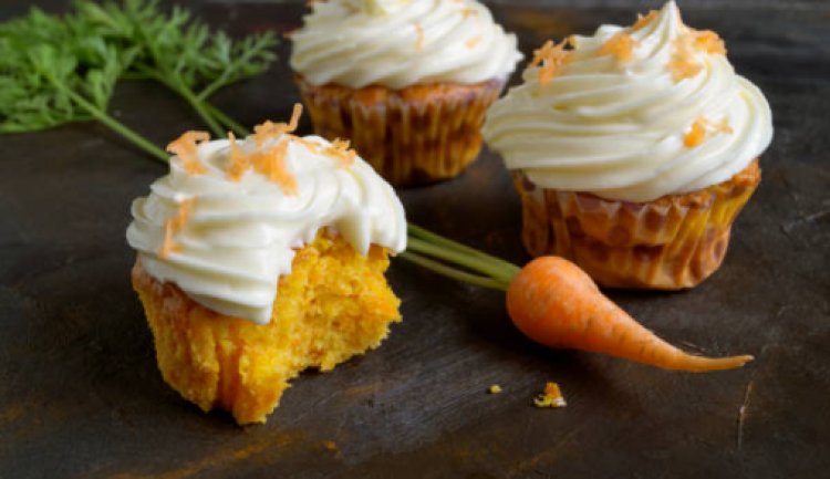 How to Bake Simple Carrot Muffins