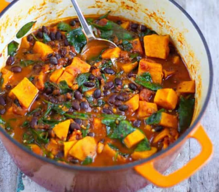 How to Prepare Sweet Potato and Black Beans Stew