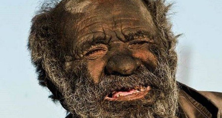 'World's Dirtiest Man', Amou Haji Dies At 94