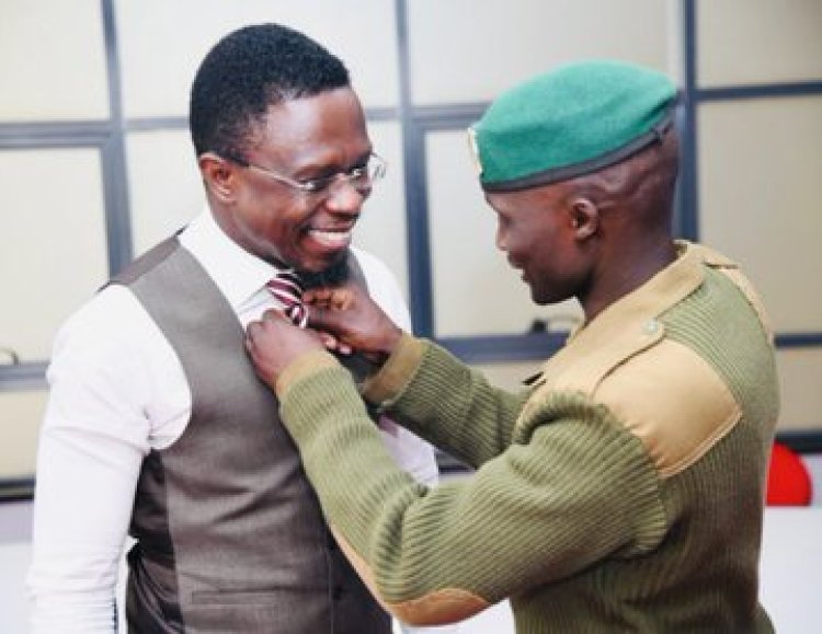 NYS Officer Who Cleaned Sports CS Shoes Lands A Job in His Office