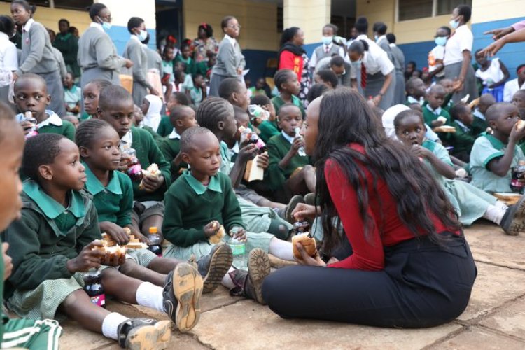 Reactions As Humble Charlene Ruto Shares A Meal With School Kids