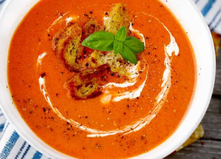 How To Prepare Tomato and Roasted Red Pepper Soup