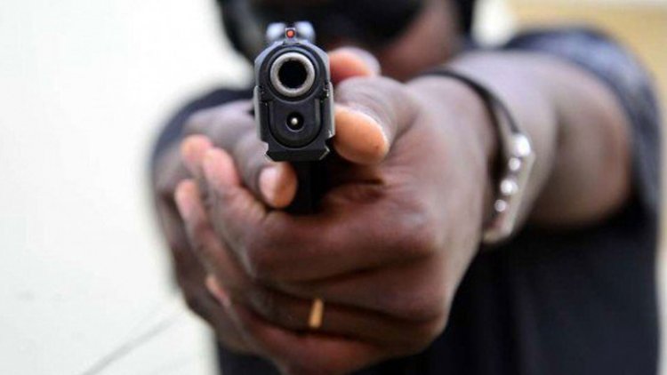 DCI Officer Attacked by Thugs At Kahawa West, Nairobi
